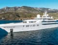Bestes Netz: Ein VSAT-Dom dominiert den Look des 80-Meter-Verdrängers