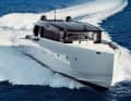 Hydroelectric power station: three MAN diesels each deliver up to 1471 kilowatts to the MJP waterjets.  The GRP hull designed by Marco Arnaboldi travels efficiently through the water at speeds of up to 40 knots