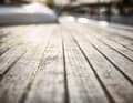 Abrasion everywhere: crumbs from dead wood fibres can hardly be prevented with conventional means and methods, even on old decks