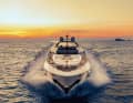 Please take a seat! The foredeck is the third terrace on board and is generously sized at 60 square metres. A whirlpool turns the area into a beach club for travelling