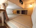 Glastron GS 259: Underfloor cabin