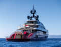 Big mouth: the gate to the beach club opens at the stern of the twelve-metre-wide lioness.  Compared to its predecessor "Tatiana", "Leona" has slightly more volume at 1730 gross tonnes