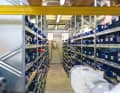 Bis zu 22 000 Bau- und Ersatzteile liegen in den Hallen. Falls irgendwo am Ende der Welt doch mal etwas fehlen sollte