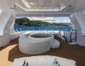 ... auf dem Topdeck steht ein portabler Jacuzzi