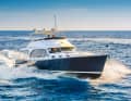 A good journey: Depending on the propulsion variant, 34 knots are possible. The more powerful Volvo Penta IPS package delivers a range of 933 nautical miles - at 21 knots