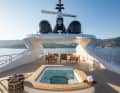 Benessere: il battello di 70 metri con solarium e jacuzzi