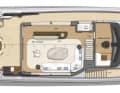 Oberdeck: geschlossener Steuerstand, Niedergang an Steuerbord und asymmetrische Sky Lounge