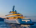 ... the flat aluminium superstructures with typical mast