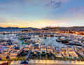 Full harbours: 350 yachts are moored in both the Vieux Port and Porto Canto for the Cannes Yachting Festival. The largest exhibits are moored at the Superyacht Extension, led by the 45-metre Tankoa T450. The shipyard groups occupy the quay in front of the Palais des Festivals.