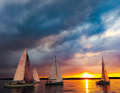 Sunset, but also grey clouds: what conclusions can be drawn for the next day? AI ignores such observations and relies purely on data and probabilities