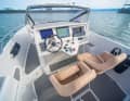 The comfortable individual seats for the helmsman and co-driver are also available in a sprung version.