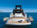 Space in the sun: the stern platform enlarges the beach club to 28 square metres on request. The bulwarks fold down hydraulically.