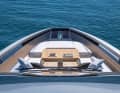 The cosy bow lounge offers privacy not only in Mediterranean harbours.