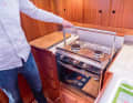 Special rules also apply to the cooker. The burner caps must not be removable during operation.