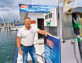 Bei Thomas Langer dreht sich alles um den Treibstoff. Besonders während großer Events wie der Kieler Woche herrscht bei ihm Ausnahmezustand. Doch kaum etwas vermag den Hüter der Zapfsäule aus der Ruhe zu bringen.