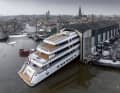 Zentimeterarbeit: Wenn Royal Hakvoort 61 Meter in Monnickendam ausdockt, wird es eng. Derzeit baut der Familienbetrieb 65 Meter, größer geht nicht.