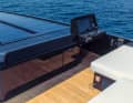 Details: The steering position (left) fits seamlessly behind the solar roof thanks to the folding mechanism; handrails have been omitted