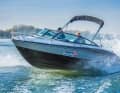 Unser Testboot ist mit einem MerCruiser-Benzin-Innenborder (250 PS) ausgestattet