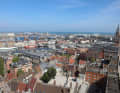 Blick von der Aussichtsplattform auf dem Glockenturm von Saint-Éloi über den Hafen Richtung Nordsee