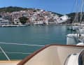 "Azura" im Hafen von Skopelos