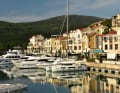 Die neue entstandene Feriensiedlung Luštica Bay mit Marina