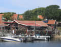 Das Restaurant Strandkanten am Anleger von Nordkoster