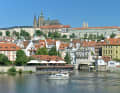 Unsere gecharterte Linssen auf der Moldau vor dem Panorama von Prag
