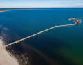 Die Seebrücke ist mit 720 Metern die längste Europas und macht die Lage des Hafens deutlich