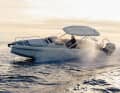 The Axopar hull reliably repels splash water to the side