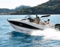 Quicksilver Activ 755 Sundeck (PL): 7,23 m lang, 2,55 m breit, Verdrängung (o.M.) 1468 kg. Mit 1x 250-PS-Außenborder: ab 68.450 €