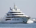 The value is estimated at over 300 million dollars (around 260 million euros).