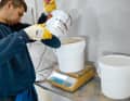 Not a gram too much: the "building blocks" of the primer are combined in the correct ratio on the scales