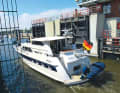 „Grüne Löcher“ und Gezeiten: Auf eigenem Kiel mit dem Motorboot von Hamburg auf der Elbe Richtung Nordsee