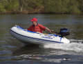 We tested the 2.5 hp outboards on a 2.30 m long inflatable boat from Lodestar.