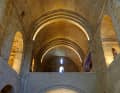 Schiff der restaurierten Kathedrale von Maguelone