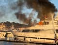The reason for this was that the fire had already broken out to such an extent that the emergency services could no longer get on board without danger.