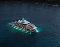 Fine cruises with few guests: this suits the taste of younger globetrotters with money.