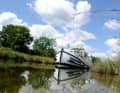 Mit der Charterboot von Locaboat unterwegs auf dem Royal Canal.
