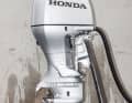 Outboard motor test This year we took a close look at the 200 hp class. This includes engines with small and large displacements, supercharged engines and a two-stroke engine.