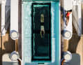 An Bord der 101 Meter langen „Symphony“ ziehen die Schwimmer ihre Bahnen im Gegenstrom eines Sechs-Meter- Glasboden-Pools.