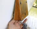 Demontage: Bevor es mit der Arbeit losgeht, müssen alle Anbauteile und Beschläge wie der Hecklichtträger (Foto), Badeleitern oder sonstige Halterungen vom Heck demontiert werden