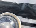 Transitions: If, as in our case, the rear was fitted with painted decorative strips, the transitions must be sanded flush. A sander with 320 grit is best suited for this