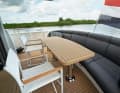 Wide rear bench and free-standing chairs ensure a cosy round in the cockpit