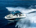 Jeanneau Cap Camarat 10.5 CC: Fishing trip, water skiing or a day at the beach - the 10.5 CC is equipped for all occasions. The hull shape and 2x 425 hp deliver the joy of sailing, while the swivelling, well-padded seats, wet bar and a cabin with bathroom, double bed and sofa provide the promised comfort.