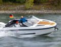 Die Ibiza 711 Touring in voller Fahrt auf dem Rhein