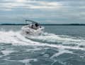 In schnellen Kurven hat man das Testboot immer gut im Griff