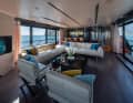 Glass lounge with second driving position