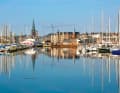 Der Lystbådehavn von Aarhus weist wie ein Pfeil ins Stadtzentrum