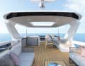 Die Flybridge ist stufenfrei.
