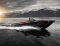 From leisurely to racy: depending on the riding mode, the M 800-R can stream efficiently or dash through the water at up to 45 knots in "ABT mode"